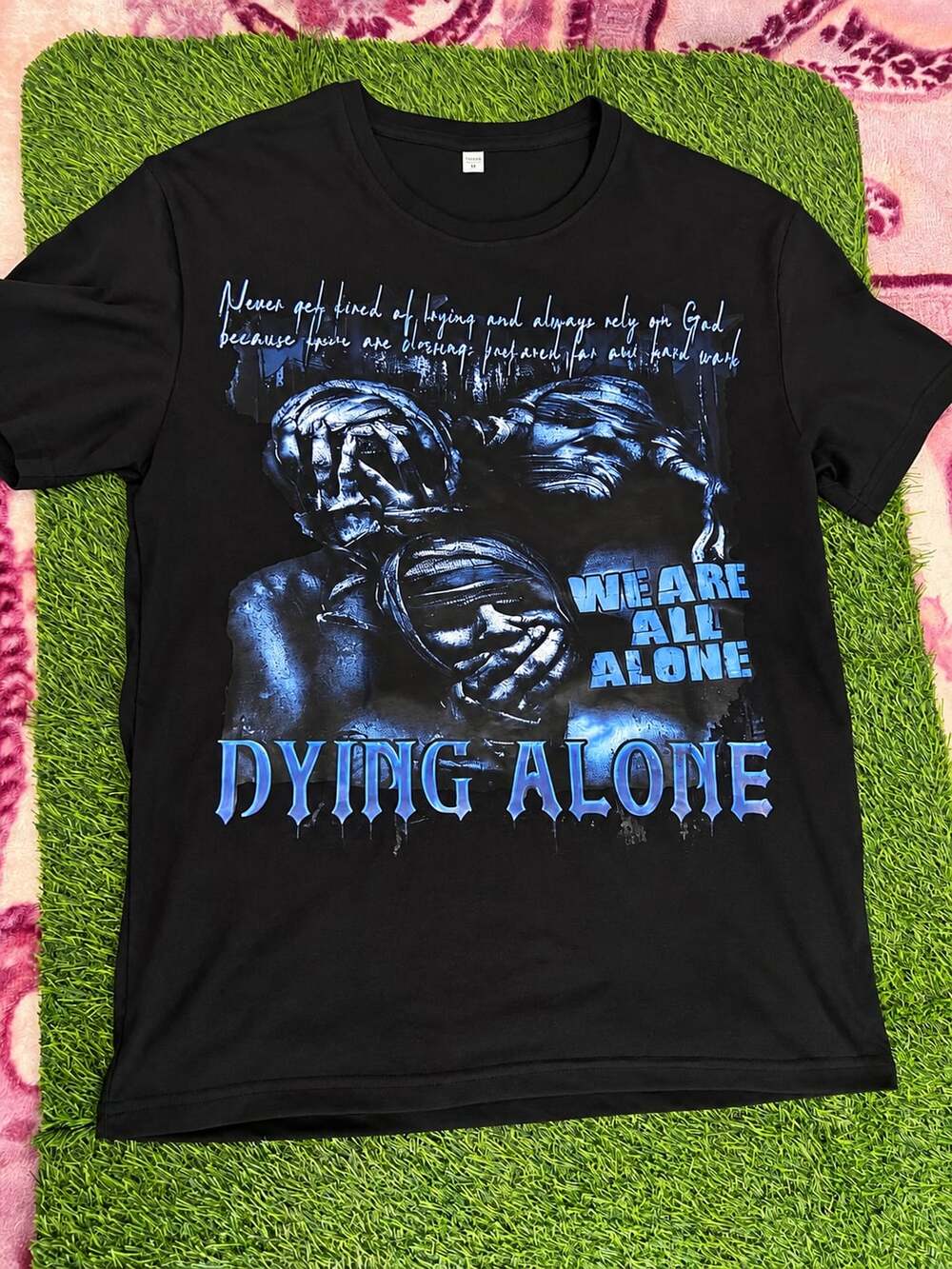 Graphic T-Shirt Size M Black Dying Alone We Are All Alone